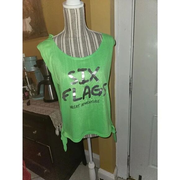 Great adventure six flags top size L womens - Picture 3 of 4
